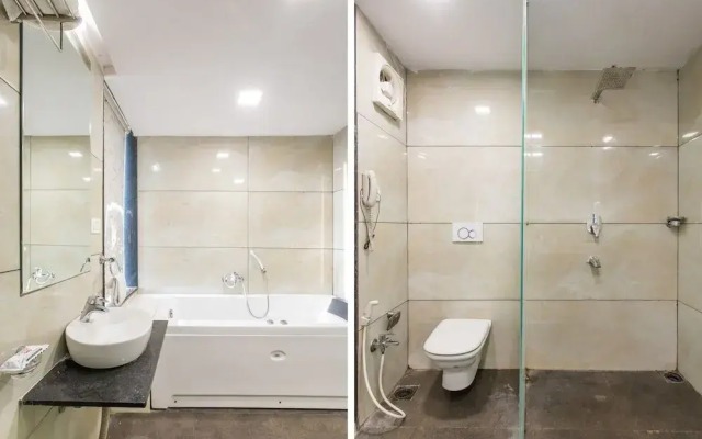 OYO 25042 Vikramaditya Hotel