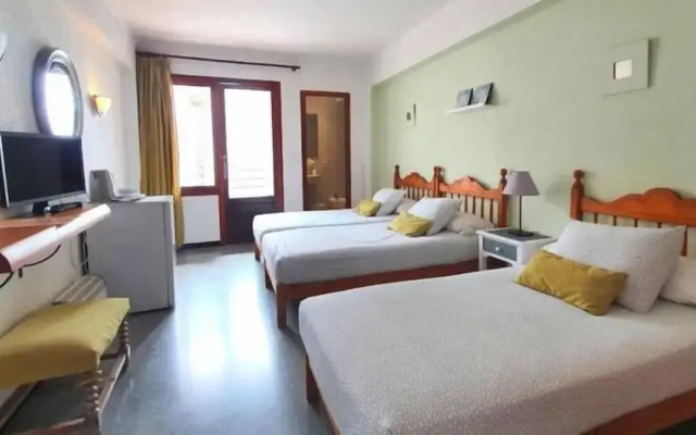 Hostal Saturno
