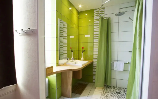 Brit Hotel Roanne - Le Grand Hotel