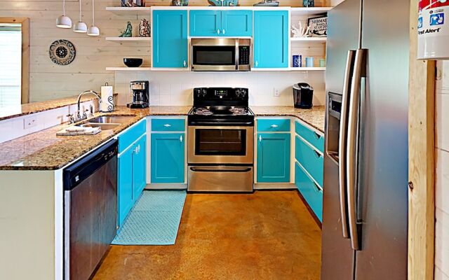 Reel Beachy @ The Commons