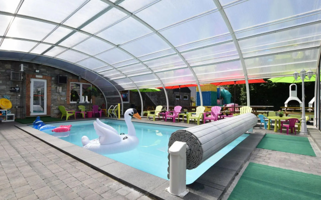 Pleasant Holiday Home with Sauna and Jacuzzi in Courtil