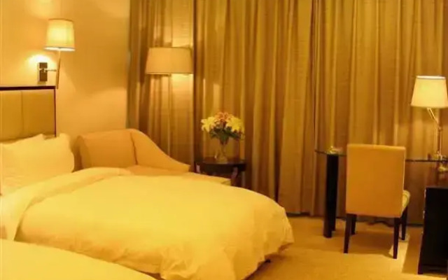 Yulong International Hotel