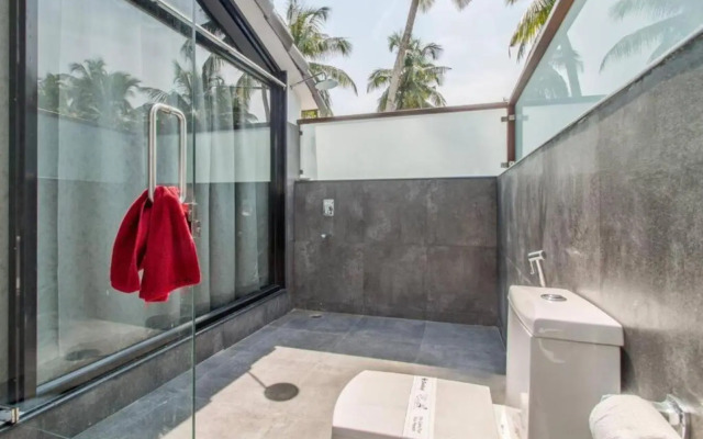 10BHK Super Luxury Villa with Private Pool