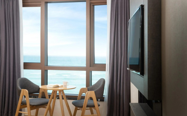Utop Ubless Hotel Jeju Hamdeok