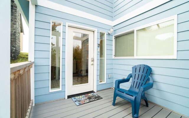 The Lakeside Caboose 3 Bedroom Home