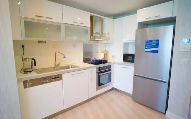 1-B Luxury Apt near Mall of IST