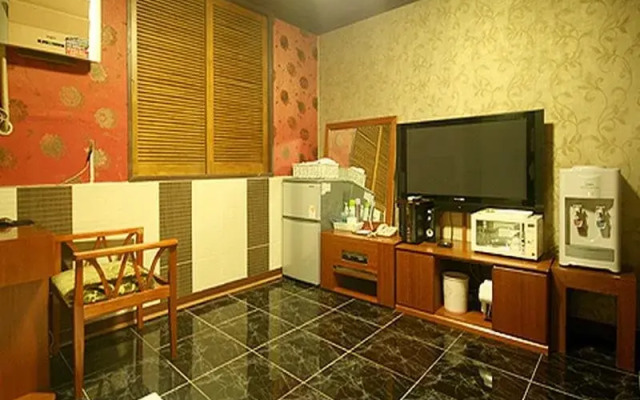Cheonji Spa Motel