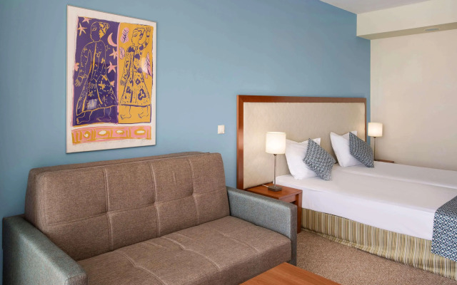 Sol Luna Bay Resort
