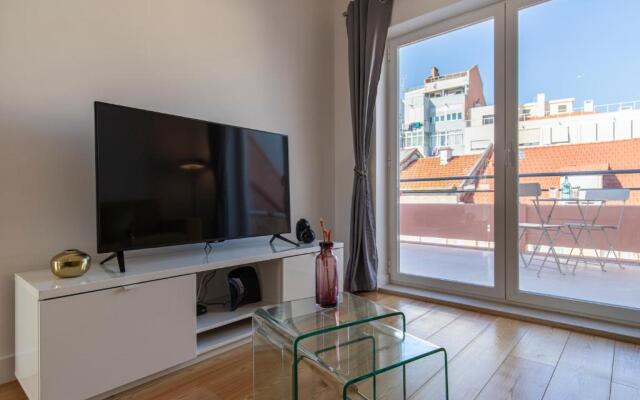 LovelyStay - Sunny 1BDR Apartment W/Terrace