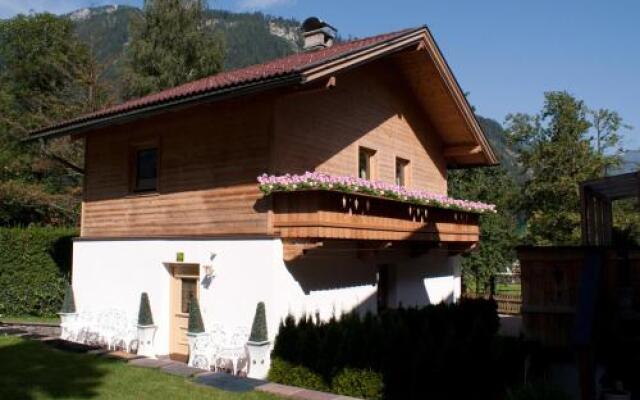 Chalet - Apartments Julitta Oberhollenzer