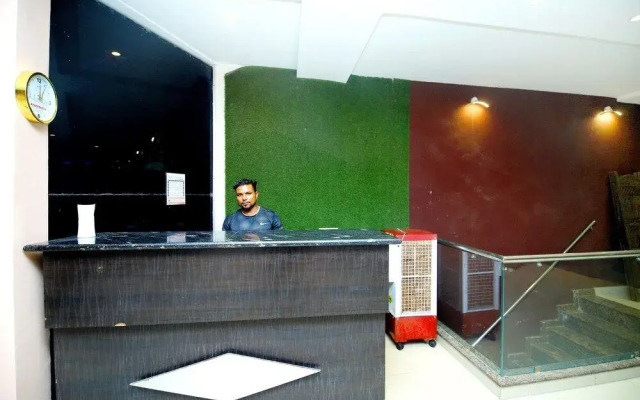 Oyo 43846 Hotel R2d