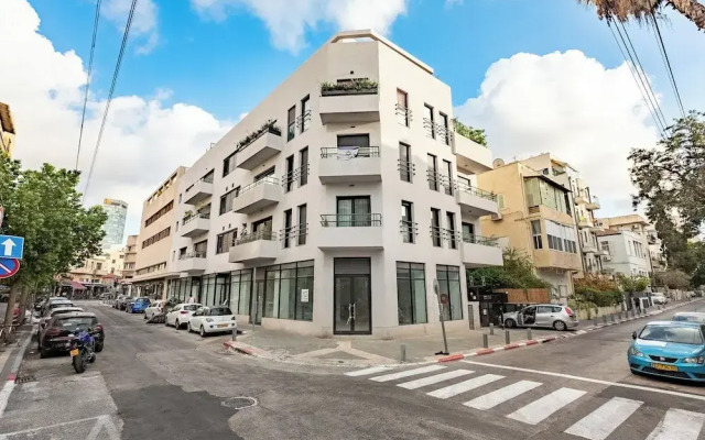 Sunny Chic in TLV Center by Sea N' Rent