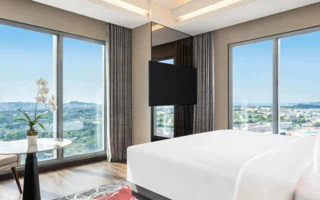 Grand Mercure Batam Centre