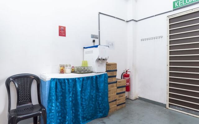 SPOT ON 89834 Blue District Backpackers