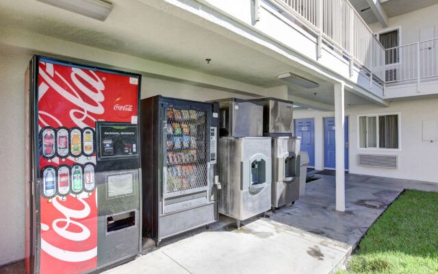 Motel 6 Westminster, CA - North