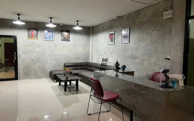 V Tharm Hotel