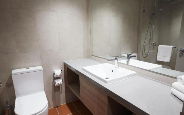 The Outback Hotel – Bathroom – Yulara