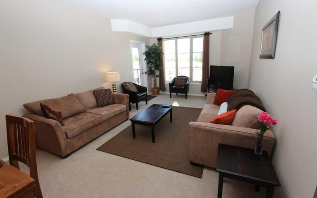 1302 Country Club Drive - 3 Bedroom