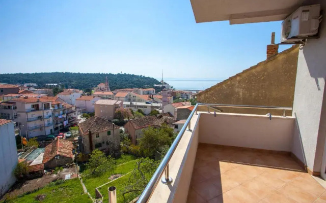 Apartments & Rooms Alagic