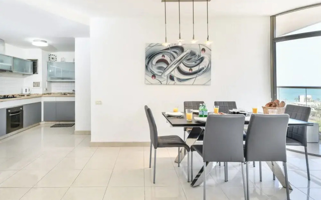 Herzliya Seaside Charming Home by Sea N' Rent