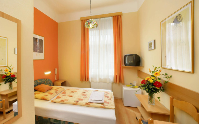 Hotel Golden City Garni