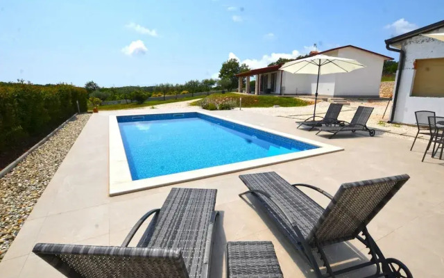 Picturesque Paradise Holiday Home With Pool