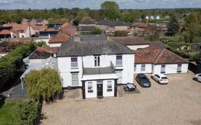 Hare & Barrel Hotel