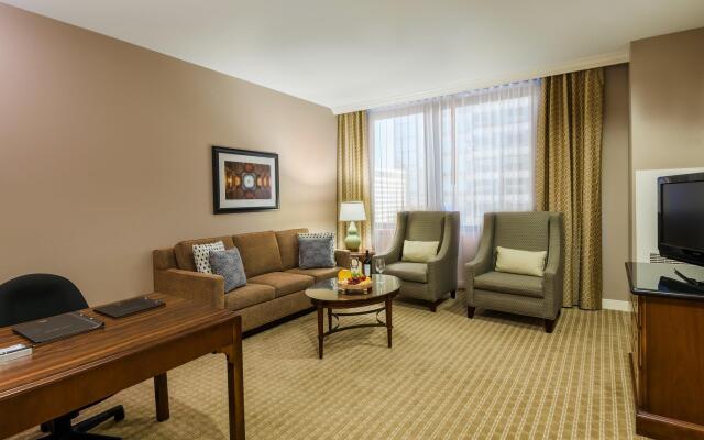 Hilton Indianapolis Hotel & Suites