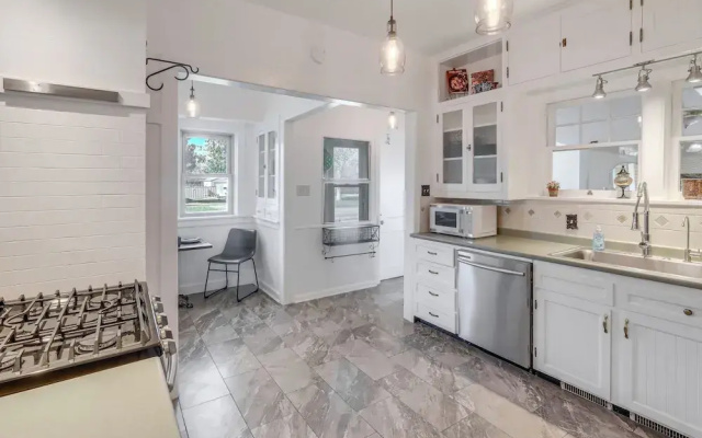 Walk to Main Street: Charming Roswell Home!