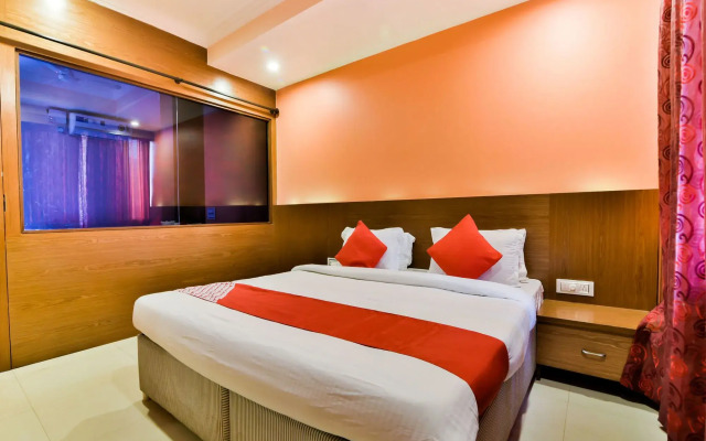 OYO 15944 Hotel Three Seas