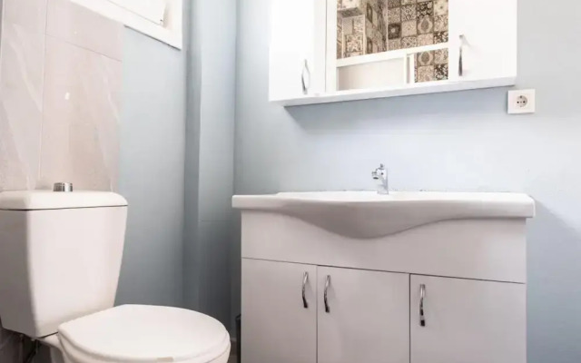 Charming Flat Near Bagdat Street in Kadikoy