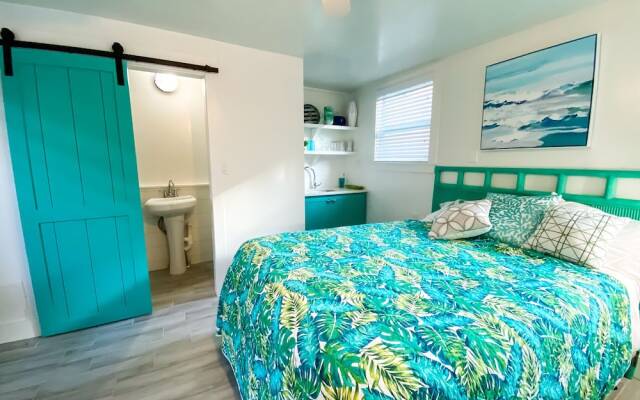 Parrots Perch at Driftwood #7