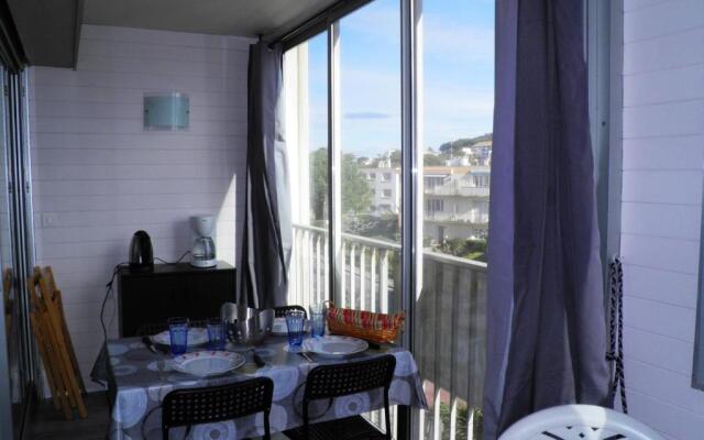 Appartement Sète, 1 Pièce, 4 Personnes - Fr-1-338-11