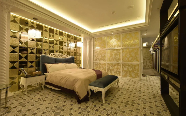 Uher Luxury Resort & Hotel