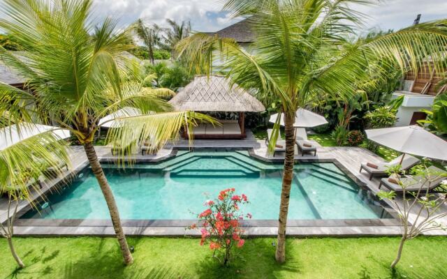Luxury 12 Bedroom Villa With Private Pool, Bali Villa 2081