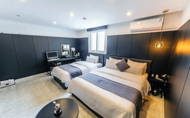 Gray Hotel