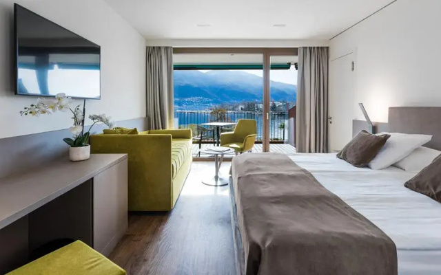Hotel & LOUNGE LAGO MAGGIORE