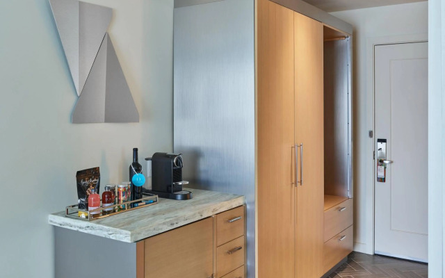 Art Ovation Hotel, Autograph Collection