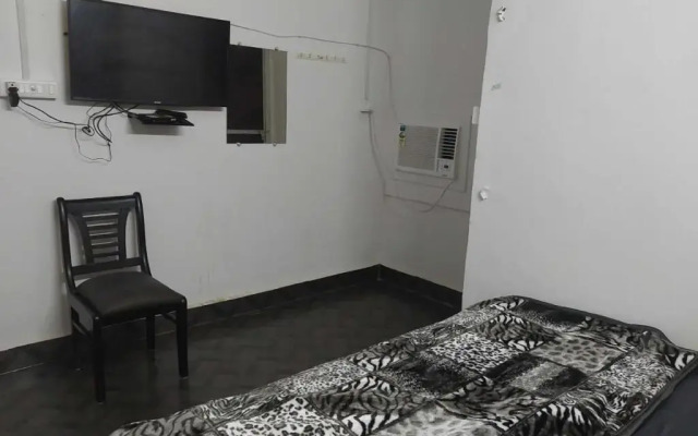 OYO IAE487 Hotel Bloom In
