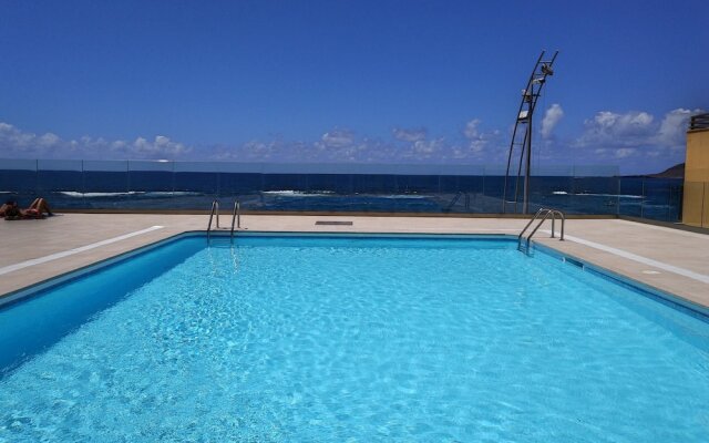 Flatguest Pool and beach