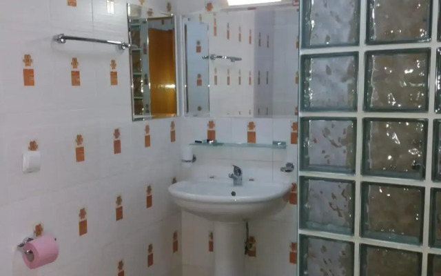 Tranzzit Hotel