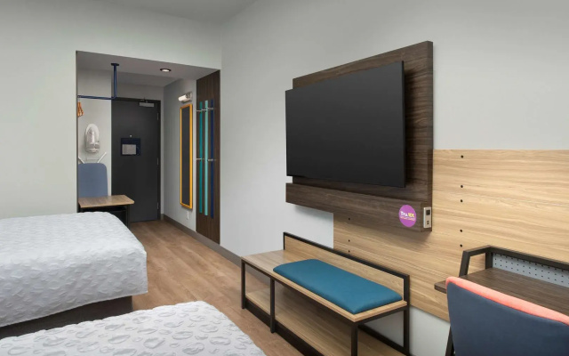 Tru by Hilton Miami West Brickell