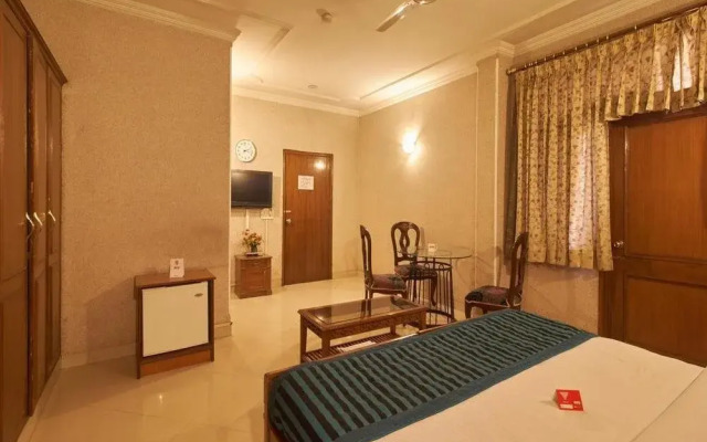 OYO 8535 Hotel Mayarch