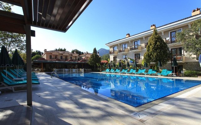 Perdikia Beach Hotel