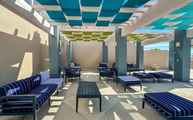 Beachtop Haven 2BR Condo at Iconic Sandy Beach