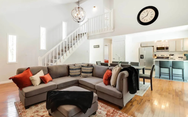 Modern Tobyhanna Home Near Lake Carobeth!