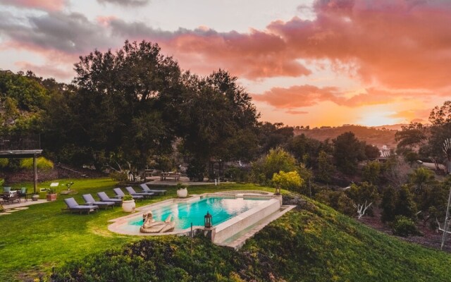 Casa del Arbol by AvantStay | Villa w/ Sunset Views | 5 Acres of Avocado Trees