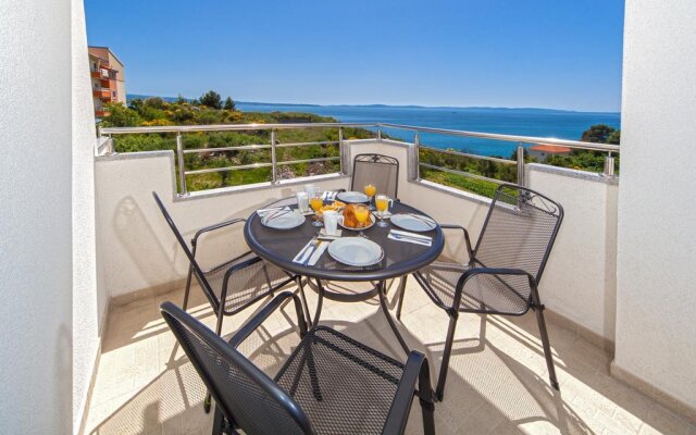 Three-Bedroom Apartment with Sea View in Split