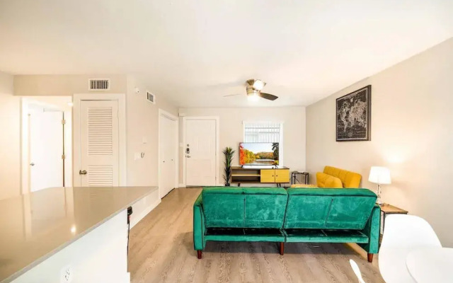 Stylish 1BR Near UT Mueller Evonify