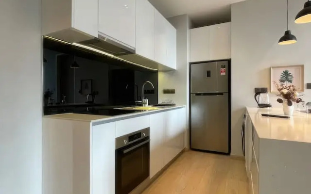 Mews Luxe Residence Apartments